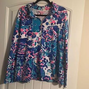 Lilly Pulitzer pullover size xl gently used